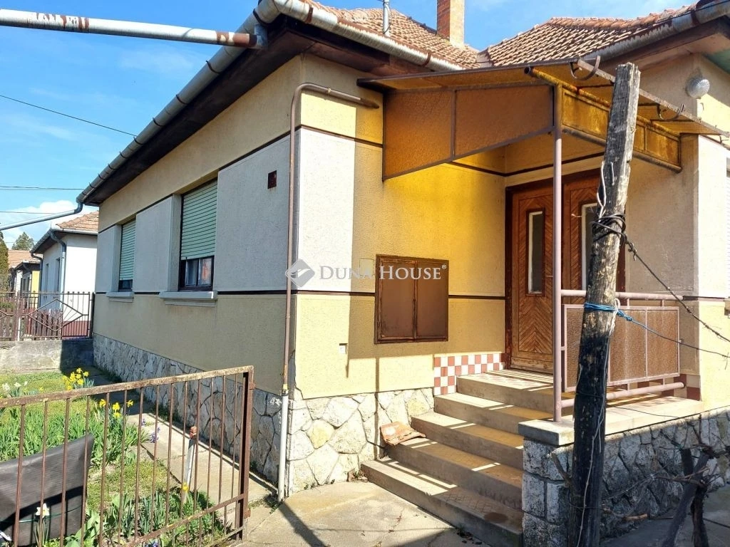 Eladó ház, Izsákon a víztorony közelében