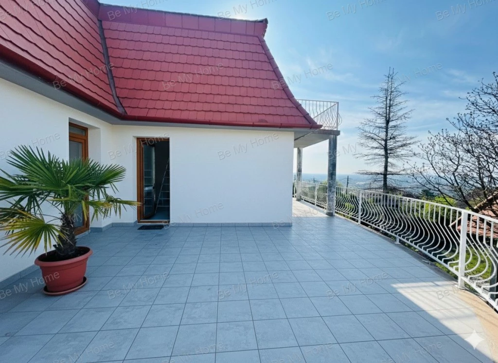 Szentendrén, ÖRÖKPANORÁMÁS családiház eladó PISMÁNYBAN!