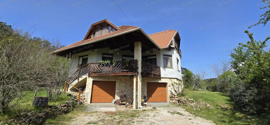 ELVEHETETLEN panoráma a Velencei-tóra. Akár 2 külön generációnak. SUKORÓ!