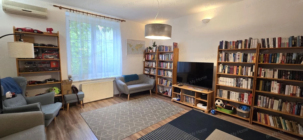 4 szoba, dupla komfort, kert, garázs, tároló. Csend, béke, nyugalom.