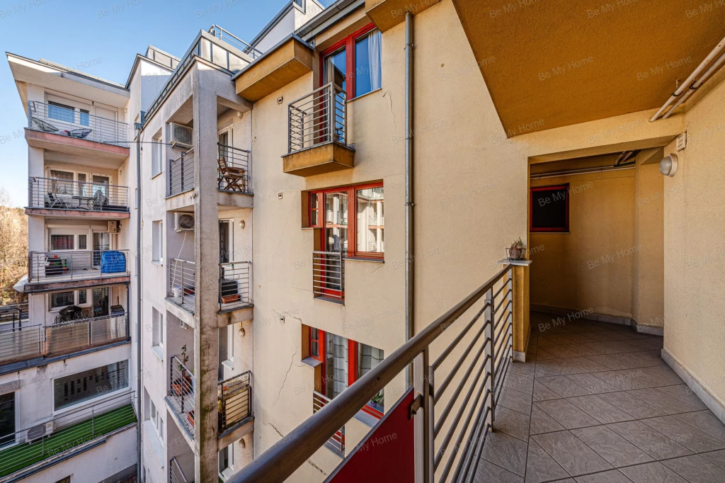 c3-1-name c2-19-name, Budapest III. kerület, Testvérhegy