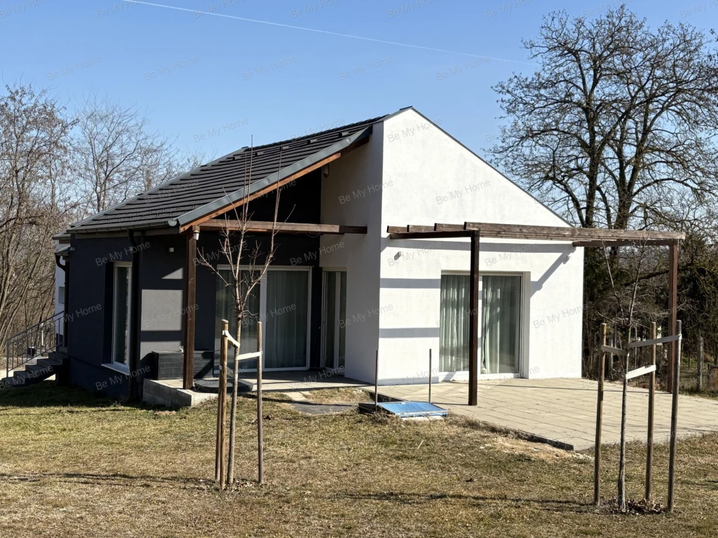 Őrbottyánban 2018-ban épült újszerű ház eladó csendes helyen
