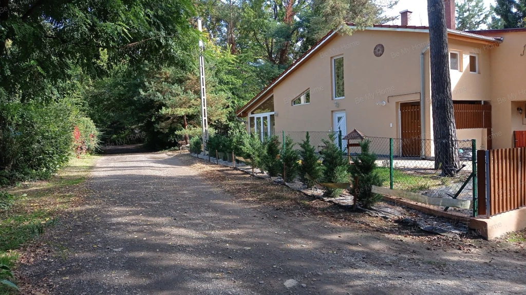 Eladó családi ház, Szigetmonostor, Központi rész