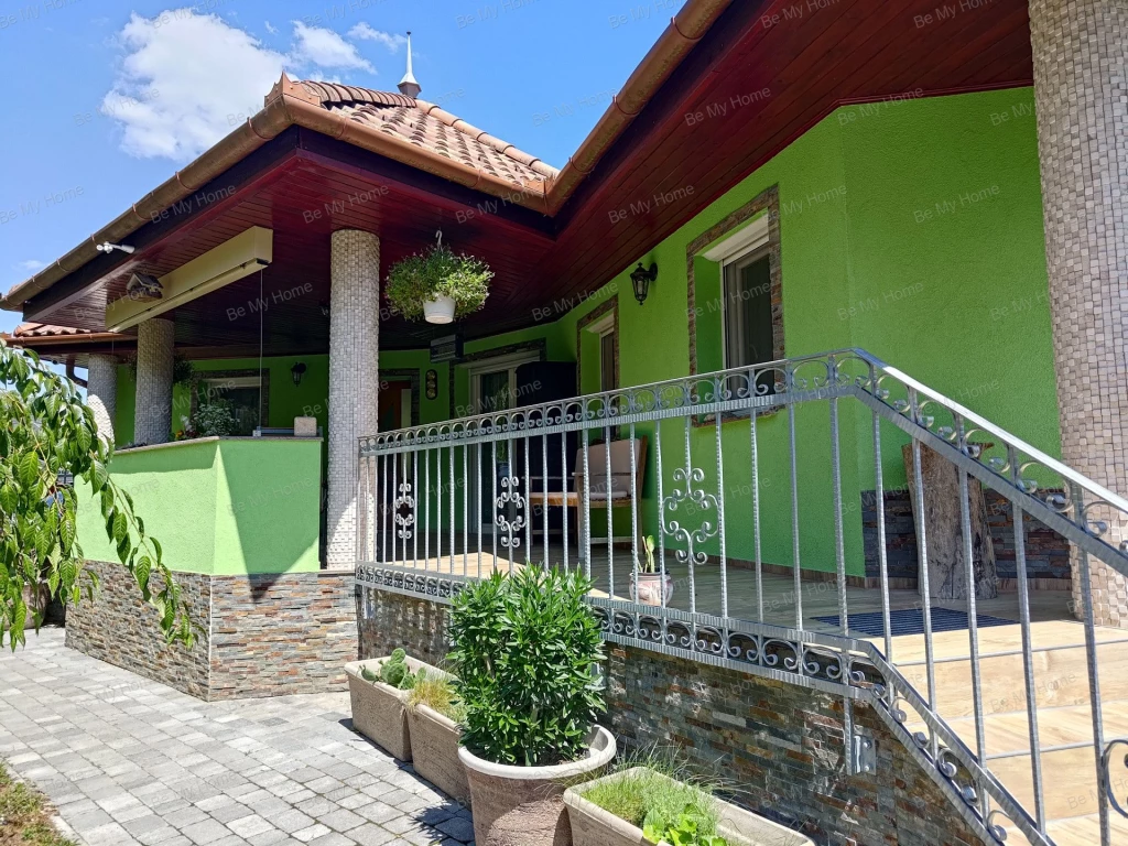 Eladó családi ház, Szigetmonostor, Horány, Leander