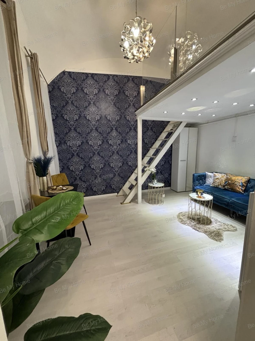 Nyugati közelében felújított, berendezett garzon eladó!