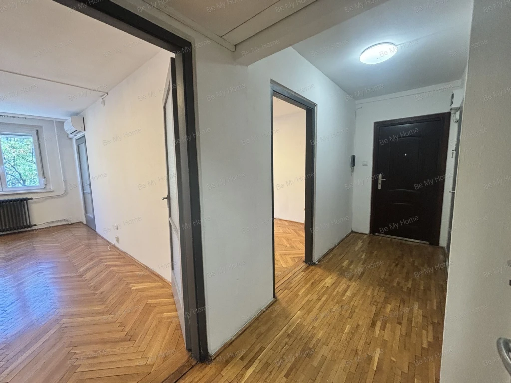 Részben felújított, keleti fekvésű panellakás Óbudán, kiváló közlekedéssel