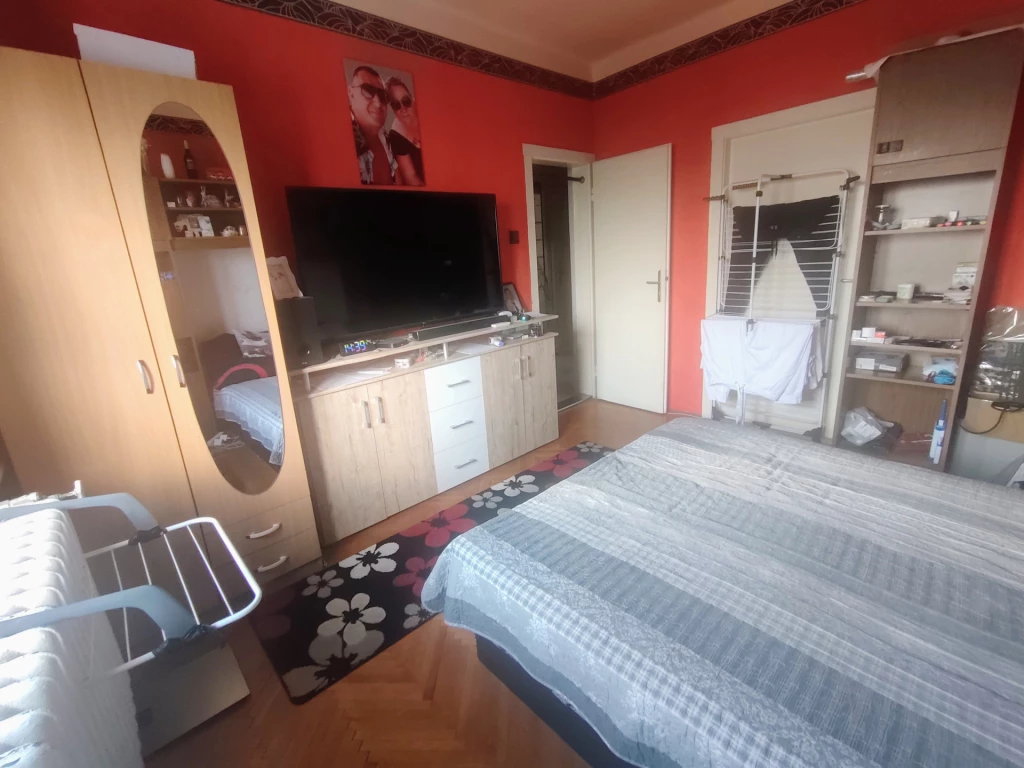 c3-1-name c2-19-name, Nyíregyháza, Hímes