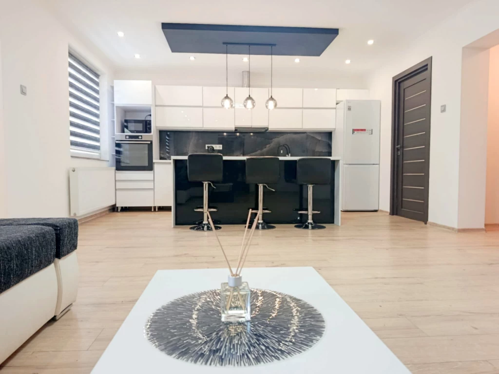 Azonnal költözhető, újszerű  ikerház eladó!