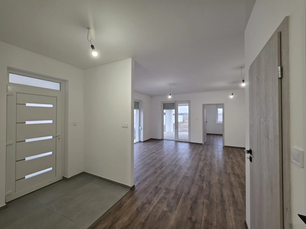 Nyírpazonyban megbízható kivitelezőtől ikerház eladó!