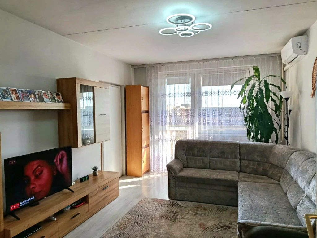 Eladó panellakás, Nyíregyháza, Örökösföld