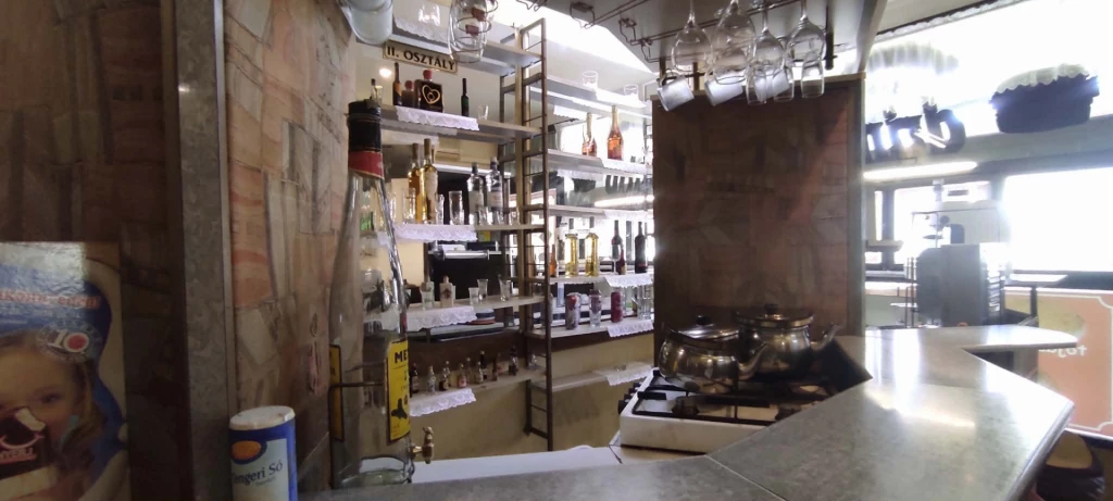 Eladó üzlet a Park üzletházban!!!