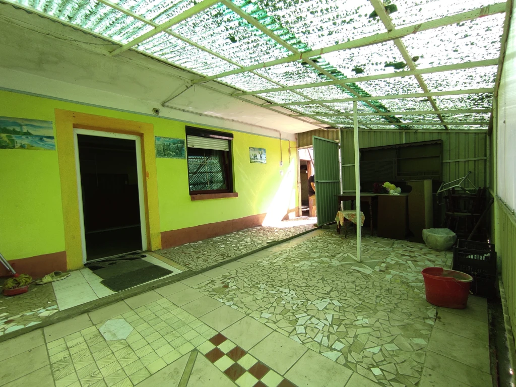 Újfehértó főtérhez közel, 71 nm-es családi ház eladó