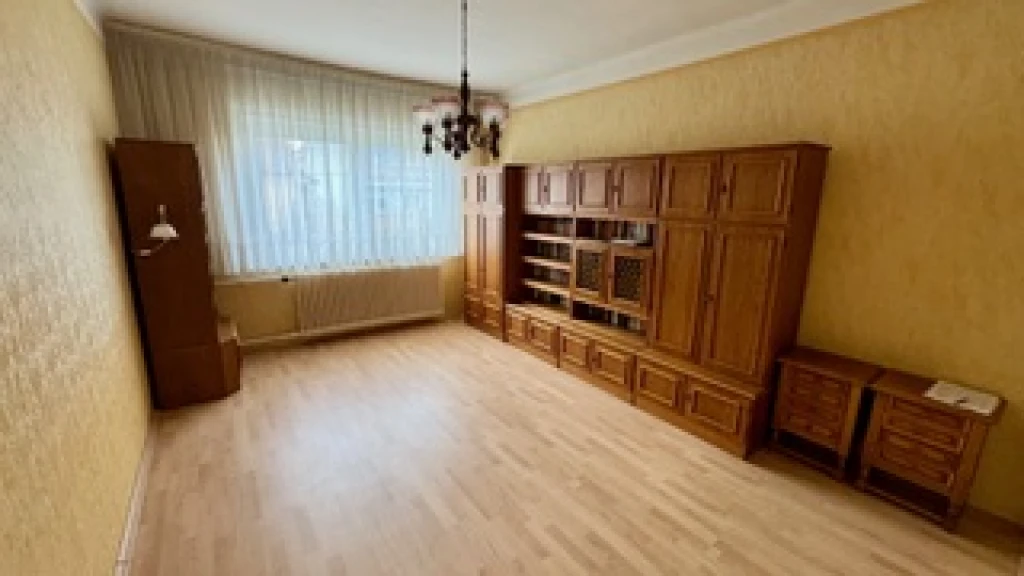 Önálló, azonnal költözhető családi ház a Hímesben!