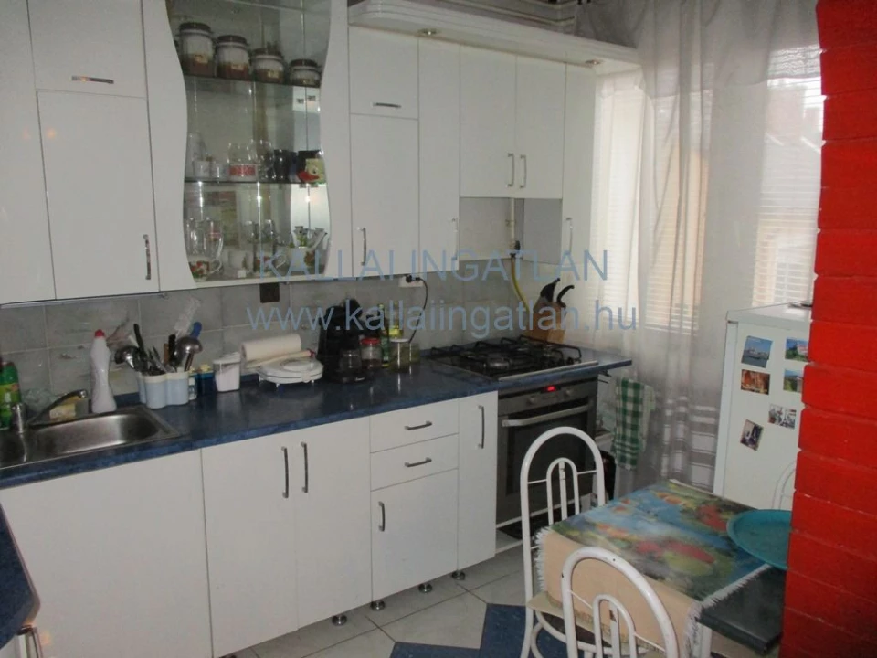 Eladó téglalakás, Nyíregyháza