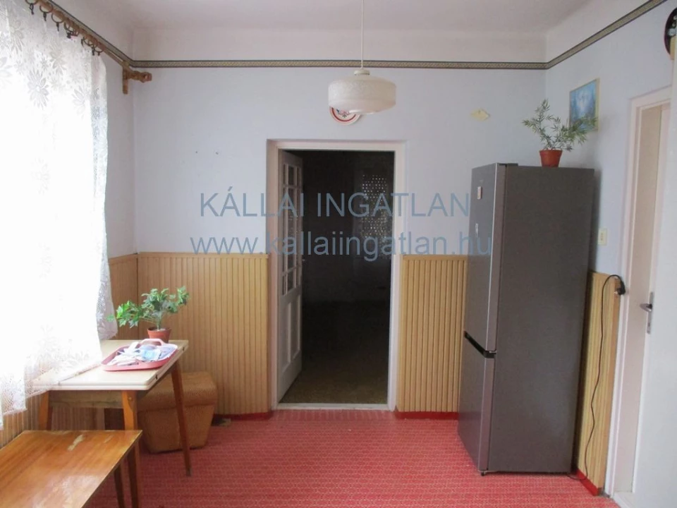 Eladó családi ház, Buj