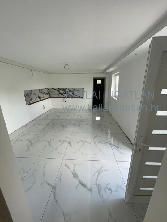 c3-1-name c2-1-name, Szakoly