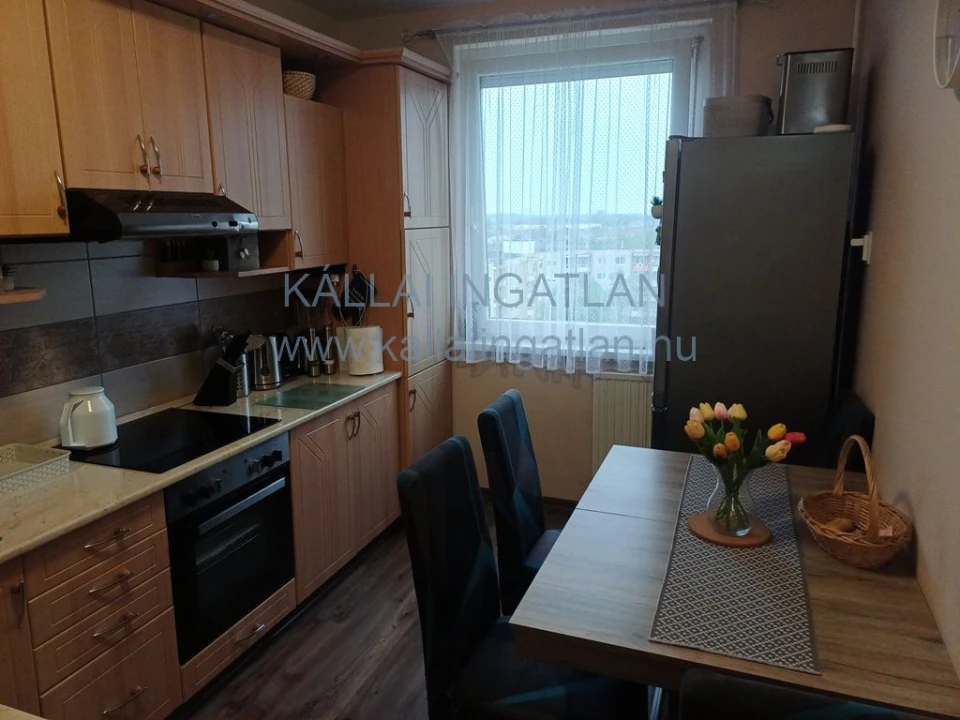 c3-1-name c2-20-name, Nyíregyháza, Fazekas János tér