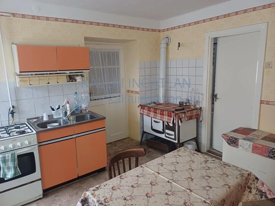 Eladó családi ház, Tiszaeszlár