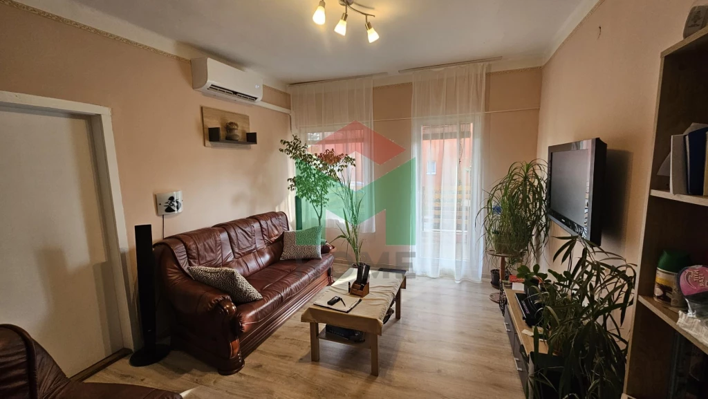 Bútorozott, felújított családi ház Mesztegnyőn