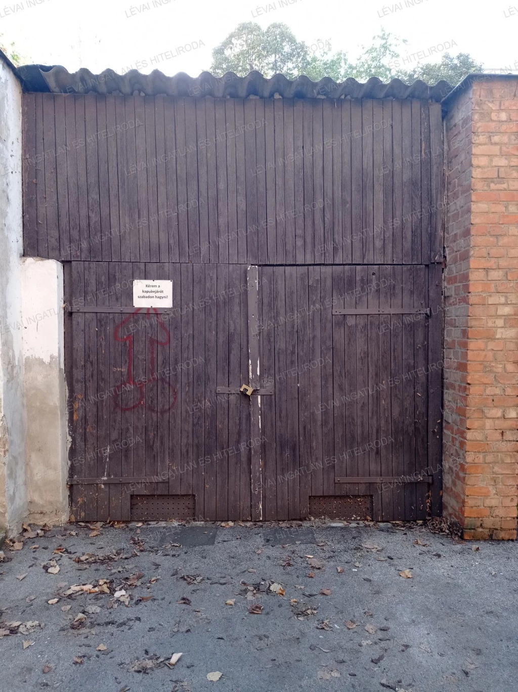 For sale detached garage, Békéscsaba