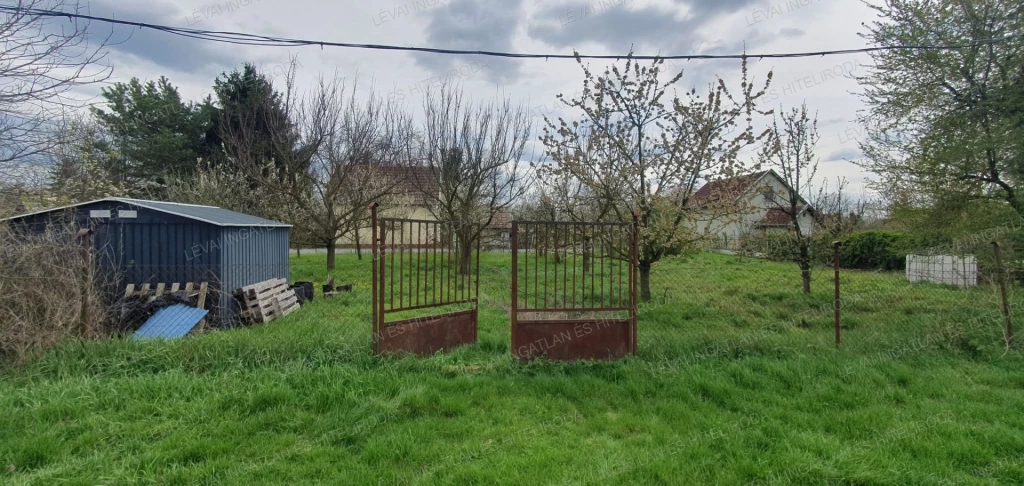 For sale closed garden, Békéscsaba