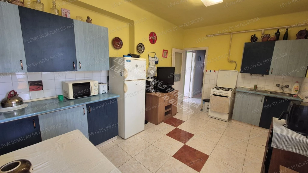 For sale brick flat, Békés, Belváros