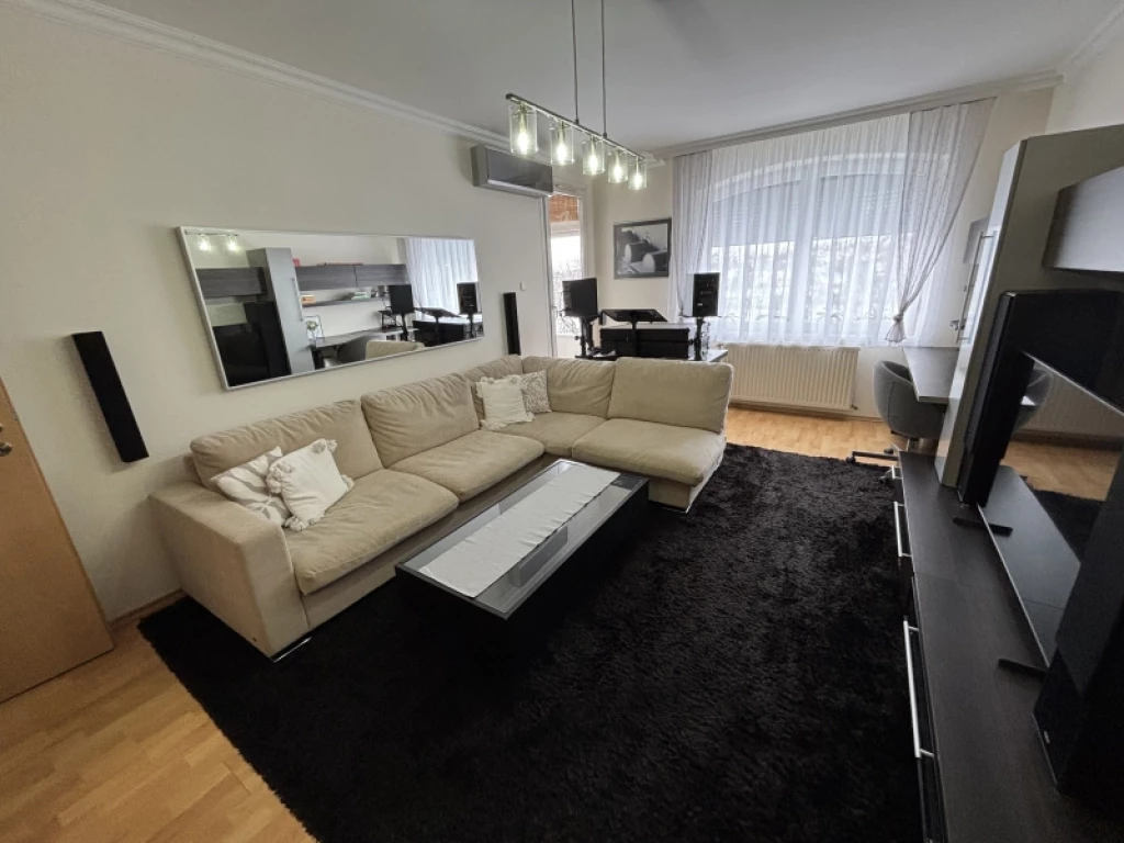 c3-2-name c2-19-name, Pécs, Budai-város