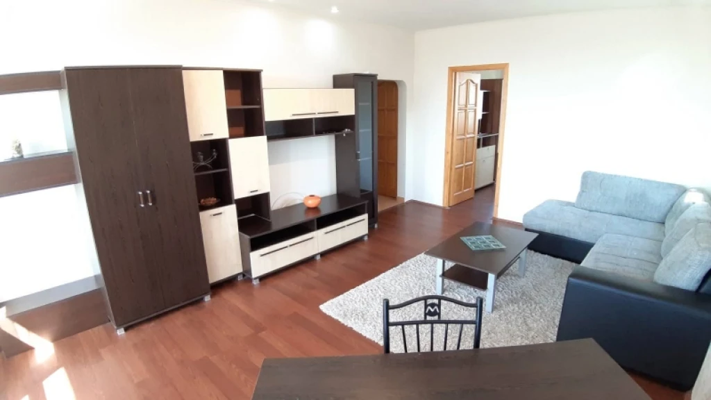 Kiadó panellakás, Pécs, Uránváros