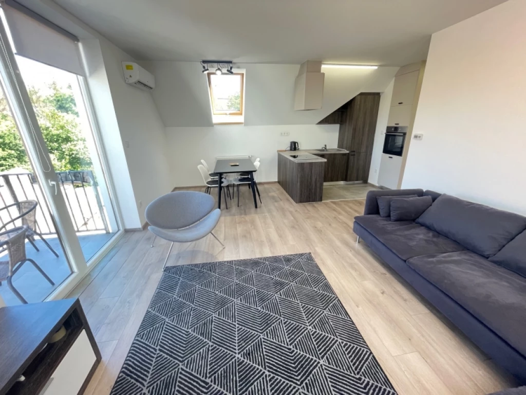 c3-2-name c2-19-name, Pécs, Belváros