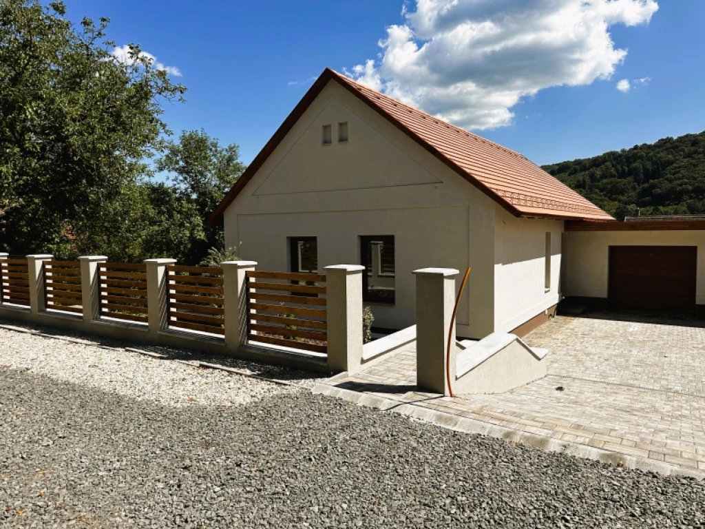 Eladó családi ház, Orfű