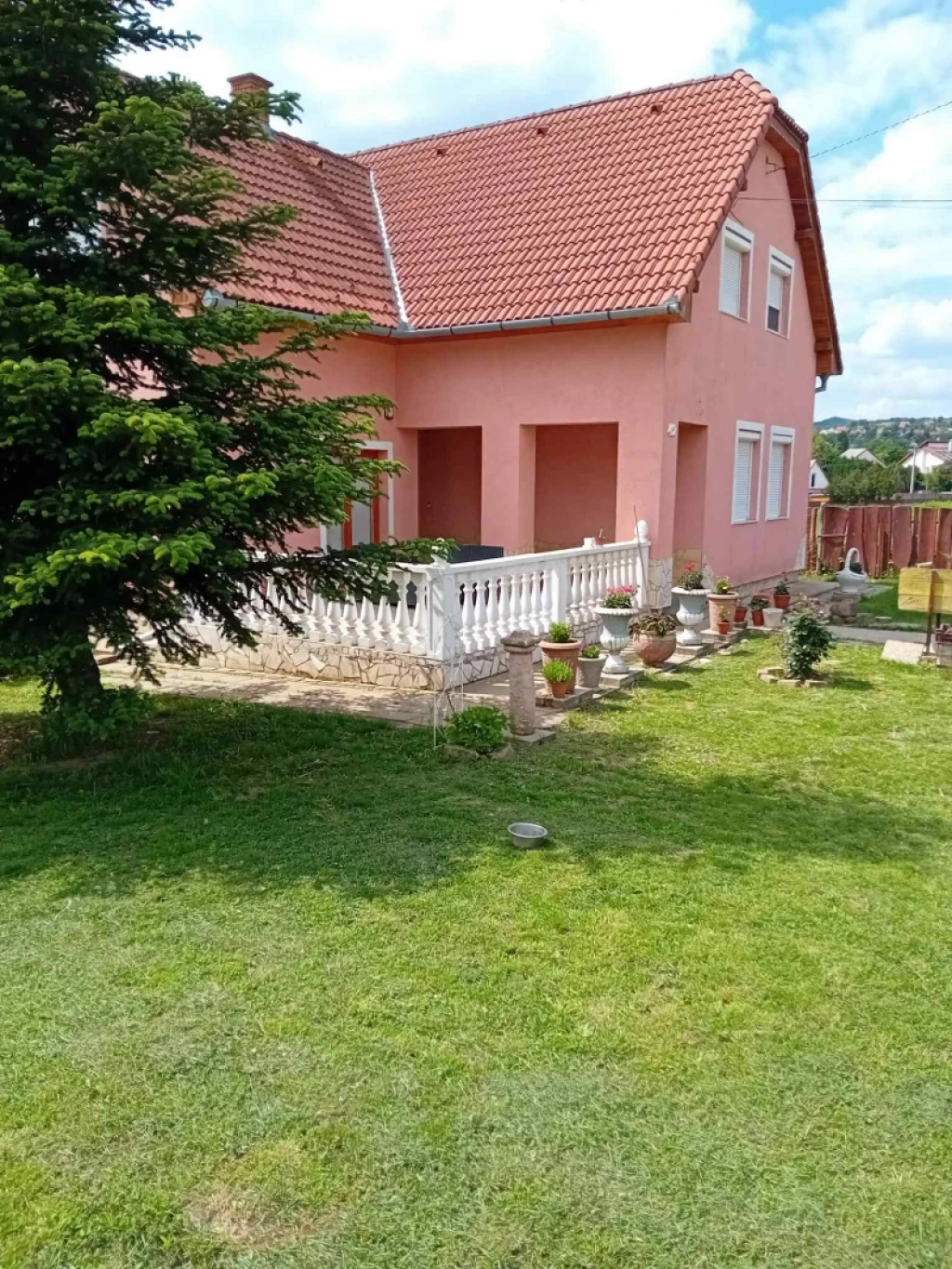 c3-1-name c2-1-name, Pécs, Szabolcs