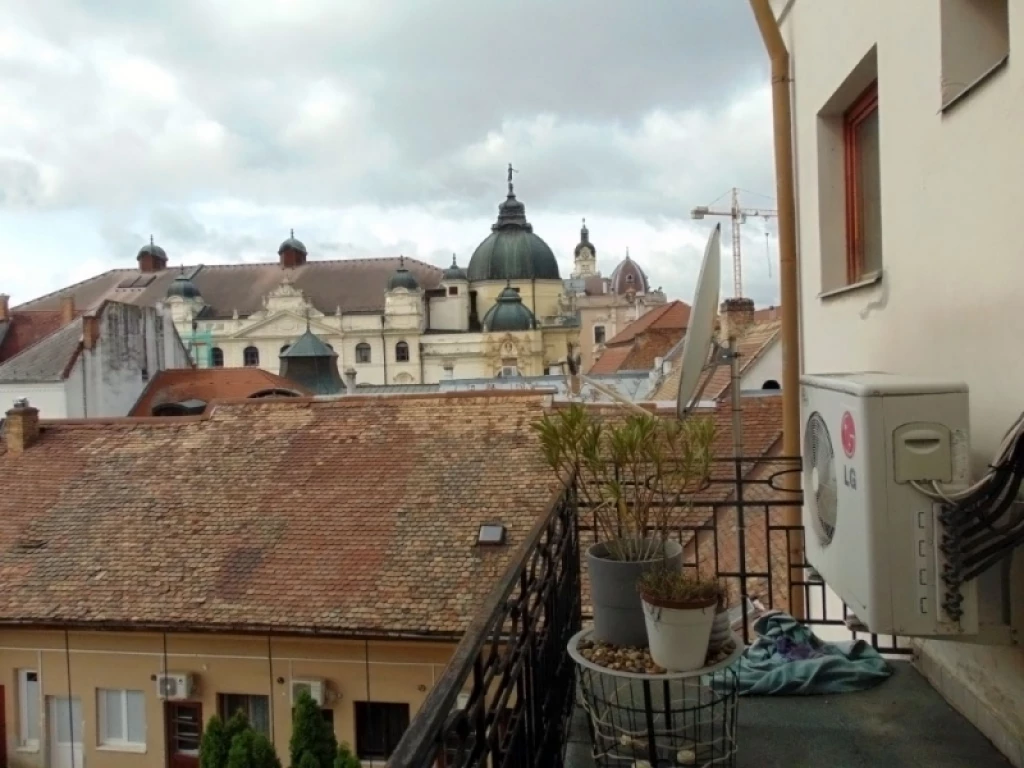 Eladó téglalakás, Pécs, Belváros