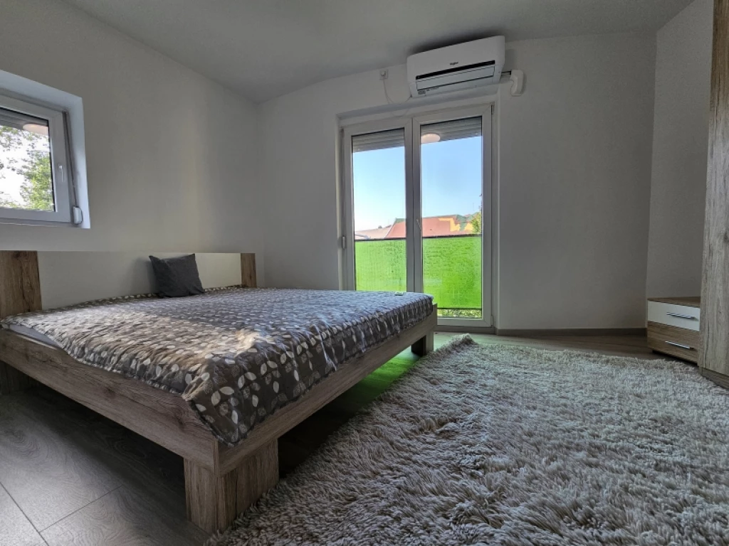 Kiadó téglalakás, Pécs, Belváros