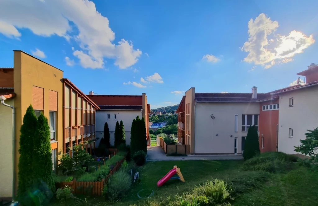 For sale brick flat, Pécs, Mecsekoldal/Rigóder