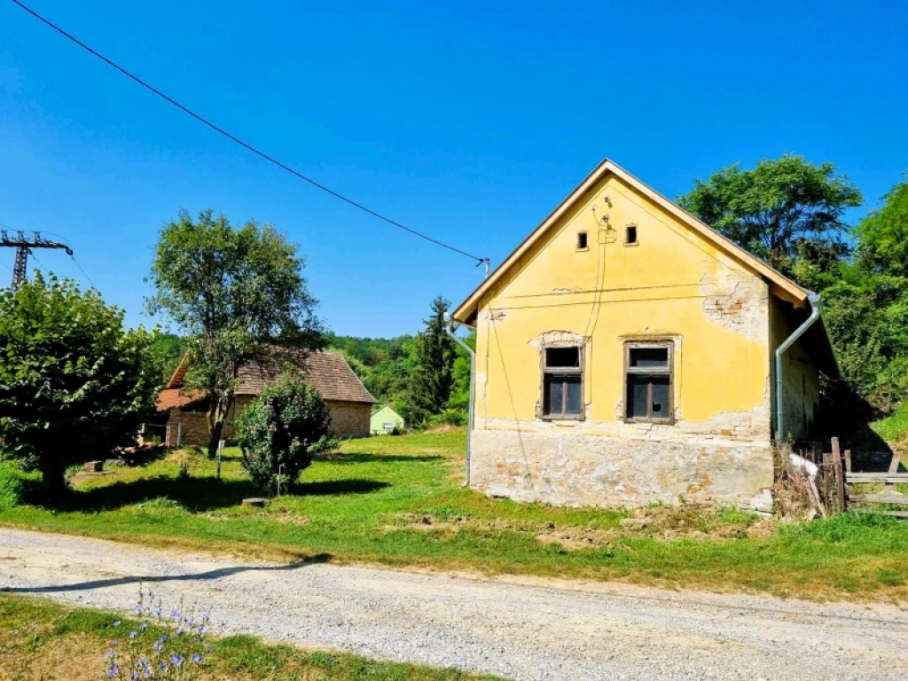 Eladó családi ház, Vásárosbéc