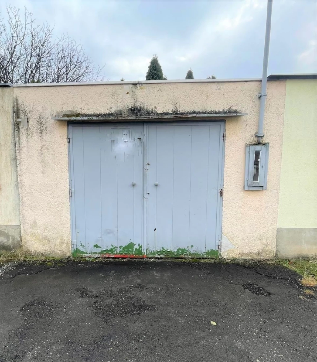 For sale detached garage, Pécs, Uránváros