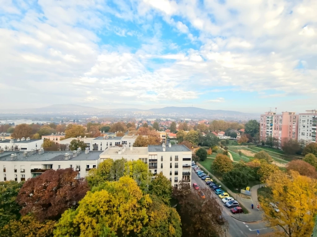 For sale panel flat, Pécs, Kertváros