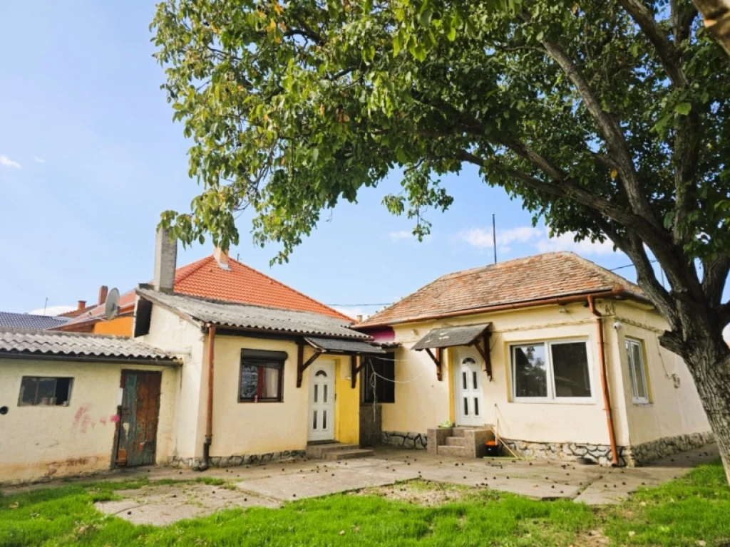 Eladó családi ház, Pécs, Budai-város