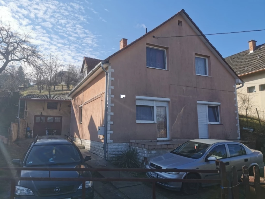 Eladó családi ház, Pécs, Újhegy
