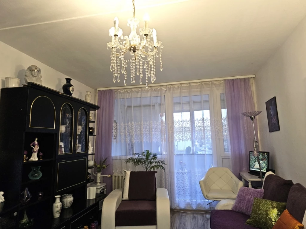 For sale panel flat, Pécs, Kertváros