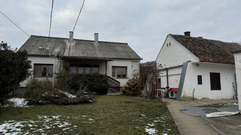 Eladó családi ház, Pécsvárad