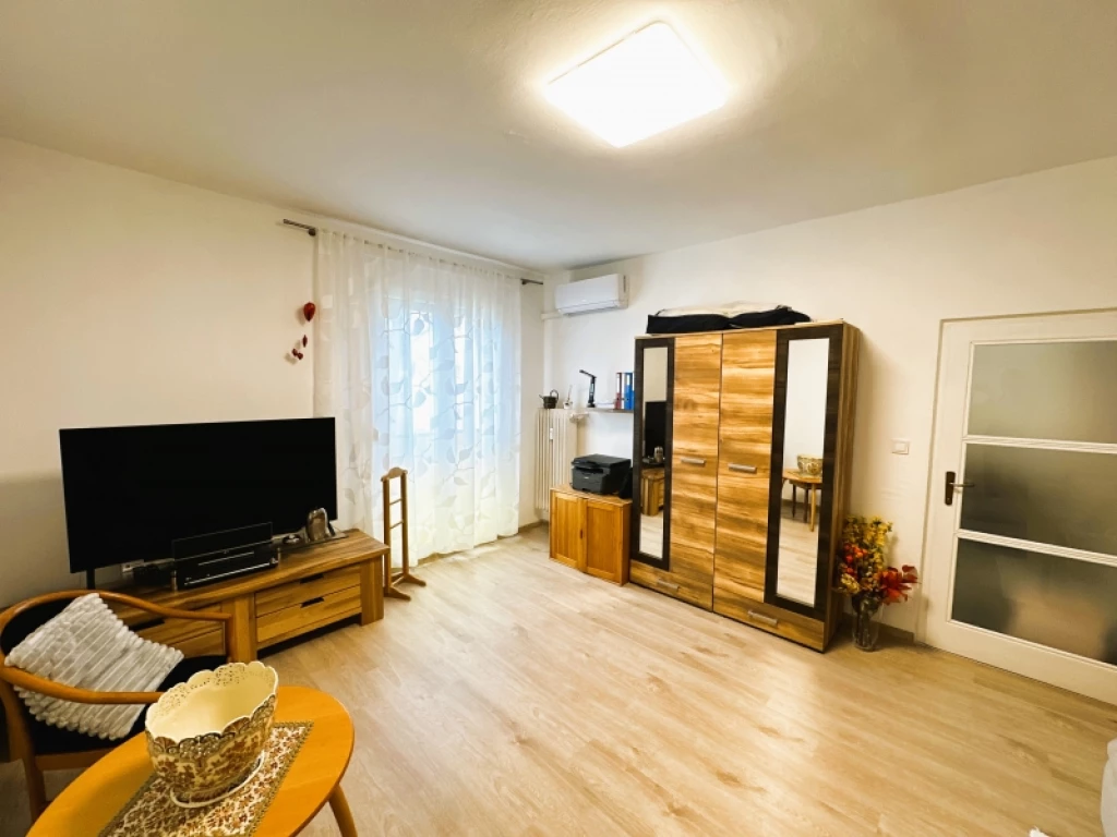 For sale panel flat, Pécs, Uránváros