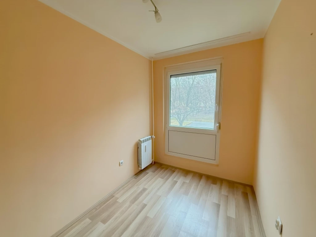 For sale panel flat, Pécs, Kertváros