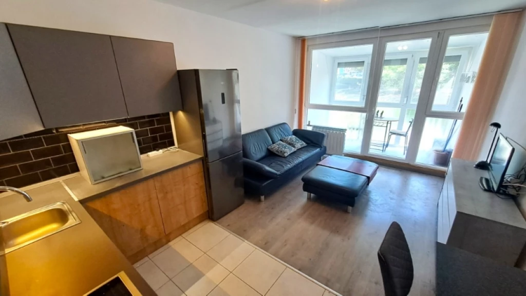 For rent panel flat, Pécs, Kertváros