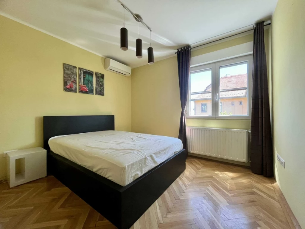 Kiadó téglalakás, Pécs, Belváros