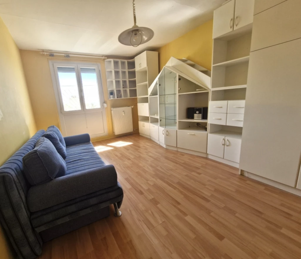 Kiadó panellakás, Pécs, Egyetemváros