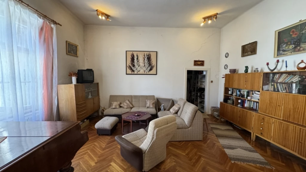 Eladó téglalakás, Pécs, Belváros