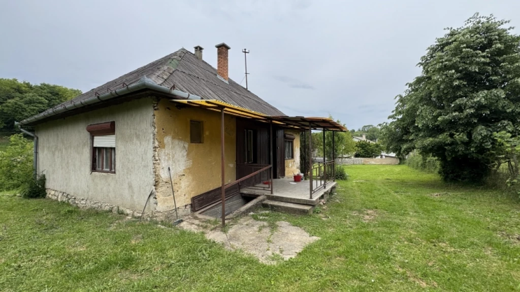 Eladó családi ház, Szászvár