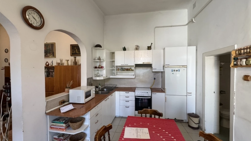 Eladó téglalakás, Pécs, Belváros