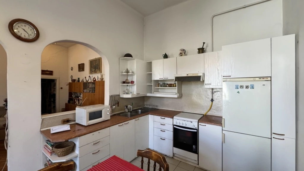 Eladó téglalakás, Pécs, Belváros
